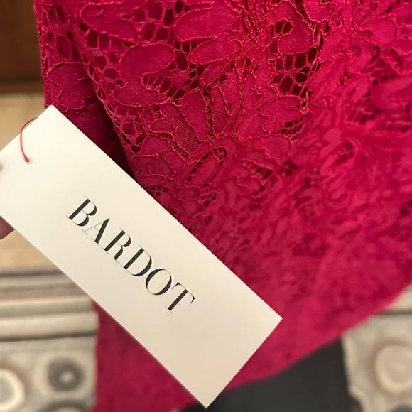 Bardot IVANNA LACE MIDI DRESS IN
FUSCHIA NEW - Picture 9 of 13